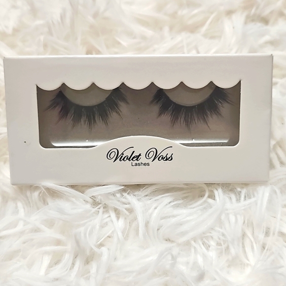 Violet Voss Lashes Limited Edition Violet Voss Cosmetic Make-up Accessories NIB - Picture 1 of 3